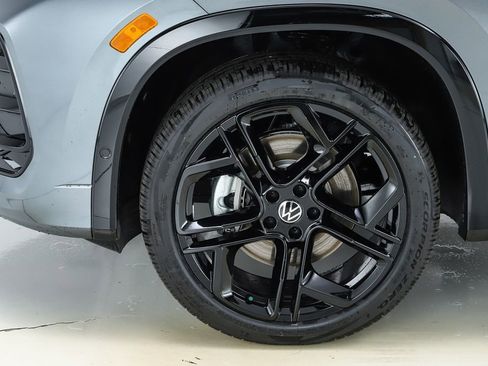 New 2026 Volkswagen Tiguan SE R-Line image 5