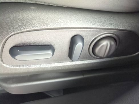 Used 2025 Buick Encore GX Avenir w/ Avenir Technology Package image 22