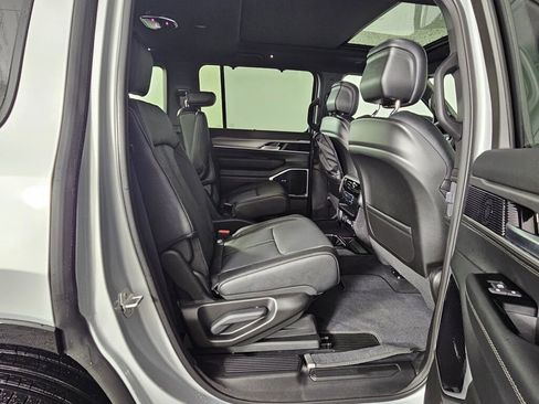 New 2026 Jeep Grand Wagoneer Limited image 38
