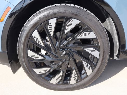 Used 2025 Lincoln Nautilus Reserve w/ Jet Appearance Package image 34