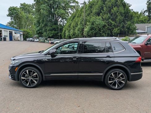 Used 2022 Volkswagen Tiguan SEL R-Line AWD/4WD image 2