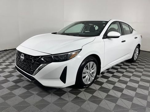 Certified 2025 Nissan Sentra S FWD image 6