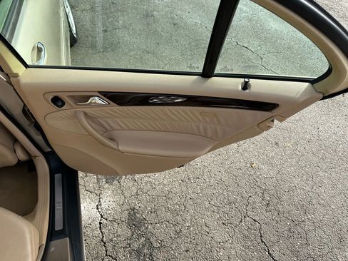 Used 2001 Mercedes-Benz C 320 Sedan image 34