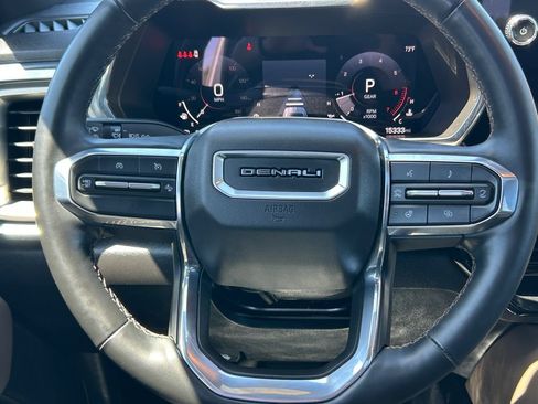Used 2024 GMC Canyon Denali AWD/4WD image 18