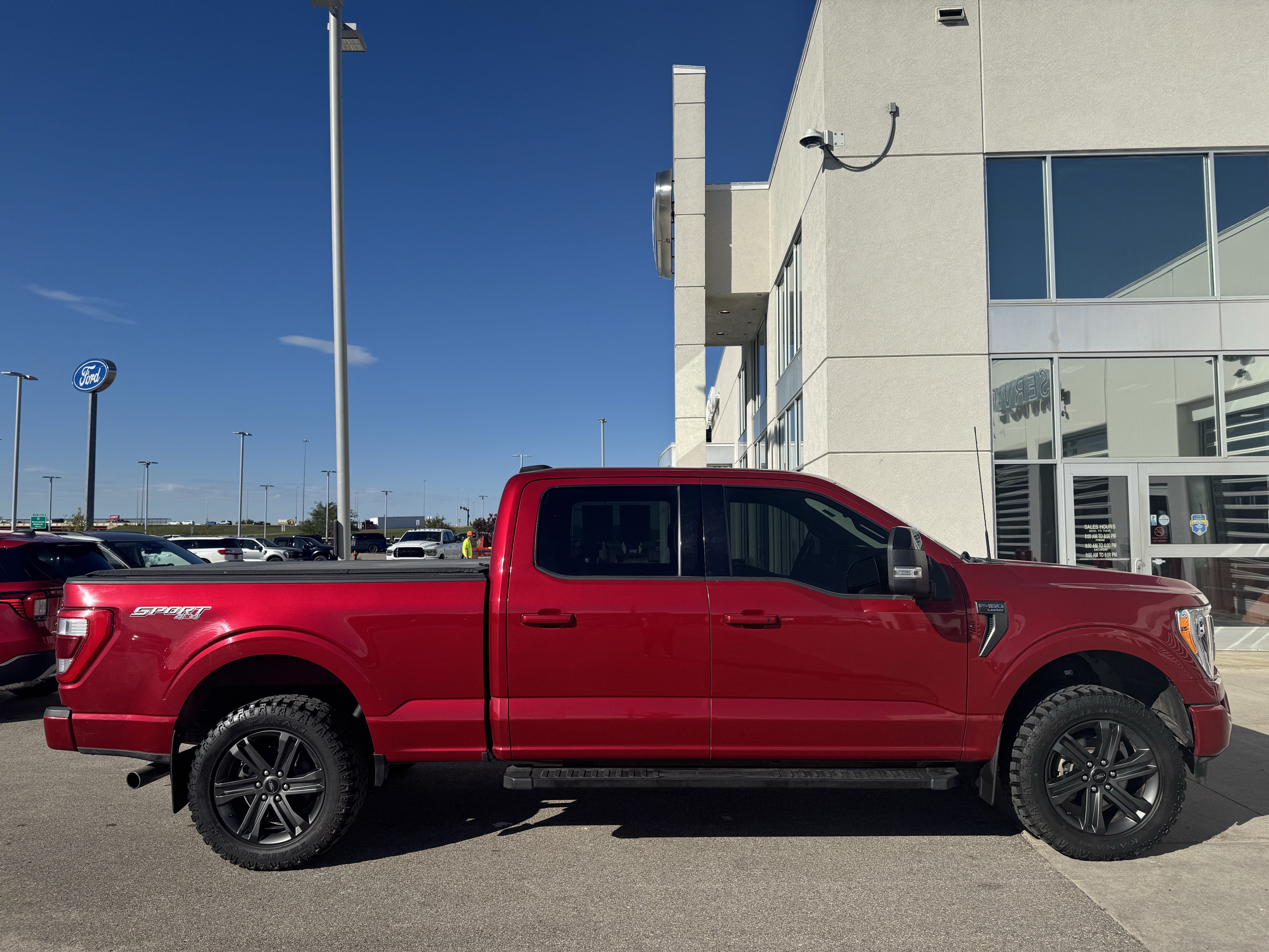 Used 2023 Ford F150 Lariat w/ Max Trailer Tow Package AWD/4WD image 8