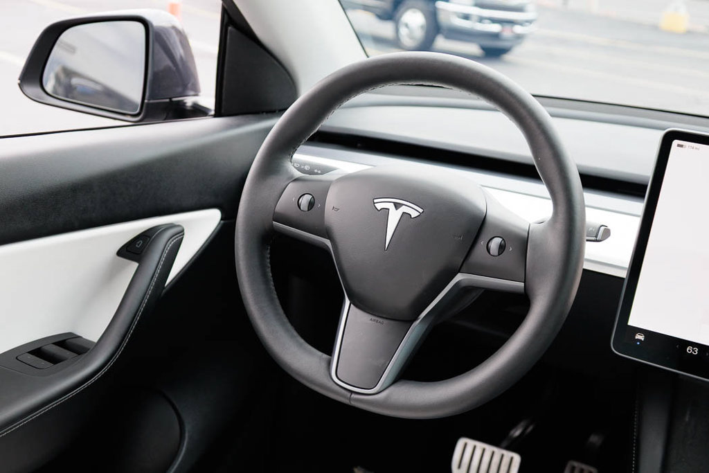 Used 2022 Tesla Model Y Performance AWD/4WD image 25