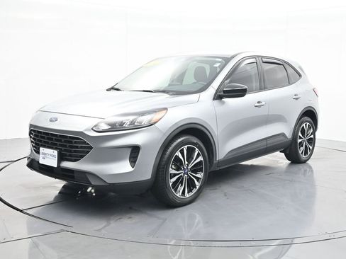 Used 2022 Ford Escape SE w/ SE Sport Appearance Package image 1