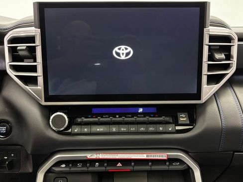 Used 2025 Toyota Tundra Platinum AWD/4WD image 15