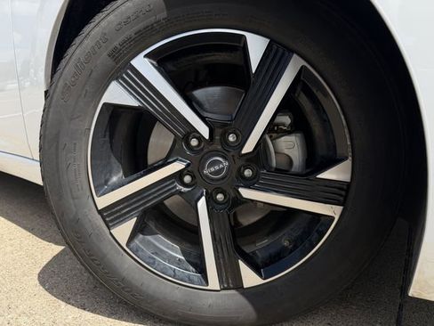 Used 2024 Nissan Sentra SV FWD image 10