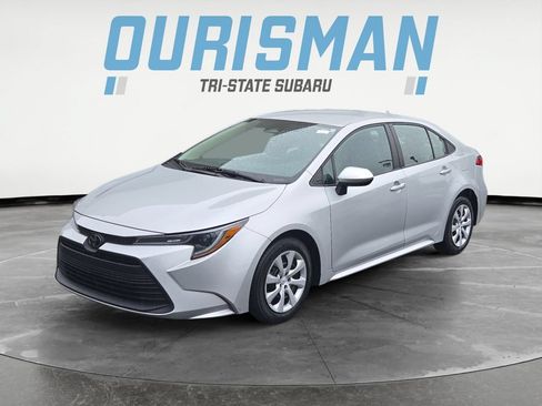 Used 2024 Toyota Corolla LE FWD image 2