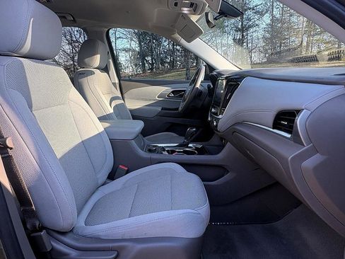Used 2020 Chevrolet Traverse LT image 14