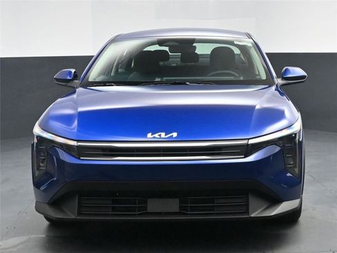 New 2025 Kia K4 LXS image 11