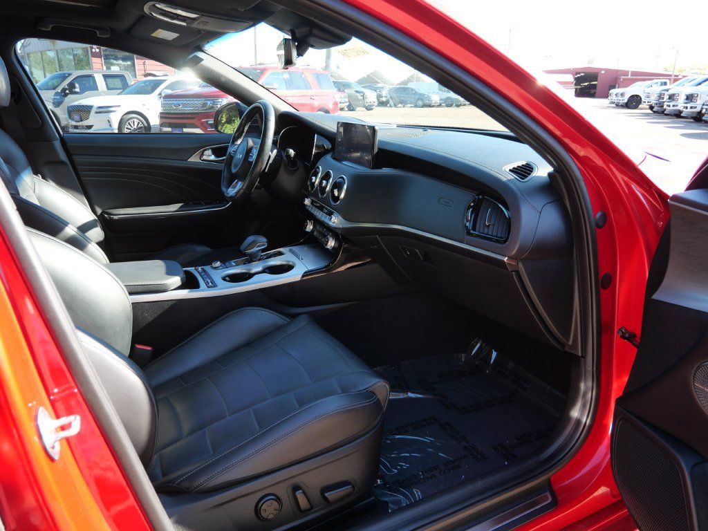 Used 2022 Kia Stinger GT2 AWD/4WD image 11