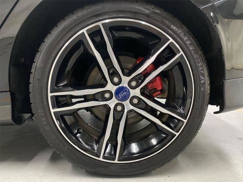 Used 2018 Ford Focus ST w/ Equipment Group 402A FWD image 23