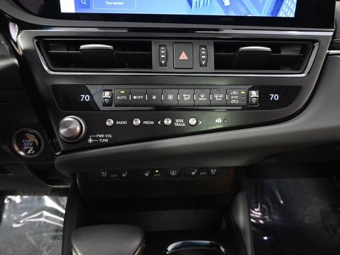 Used 2025 Lexus ES 350 Ultra Luxury FWD image 31