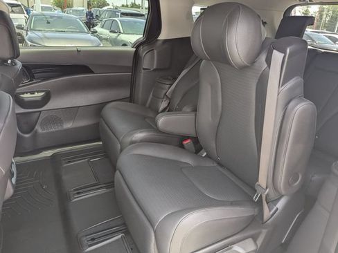 Certified 2026 Kia Carnival SX Prestige FWD image 12