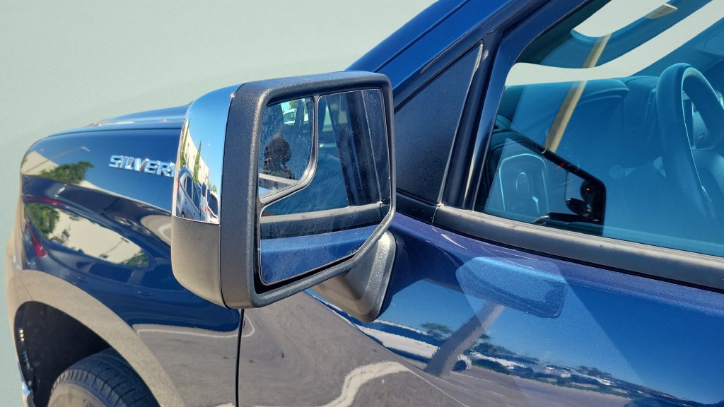 Used 2022 Chevrolet Silverado 1500 LT AWD/4WD image 27