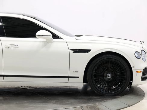 Used 2020 Bentley Flying Spur W12 image 86