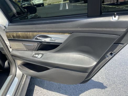 Used 2016 BMW 750i RWD image 23