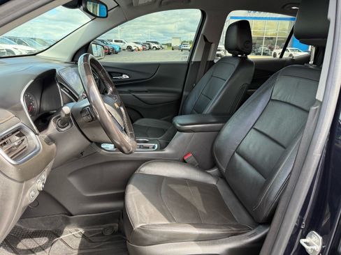 Used 2021 Chevrolet Equinox Premier FWD image 11