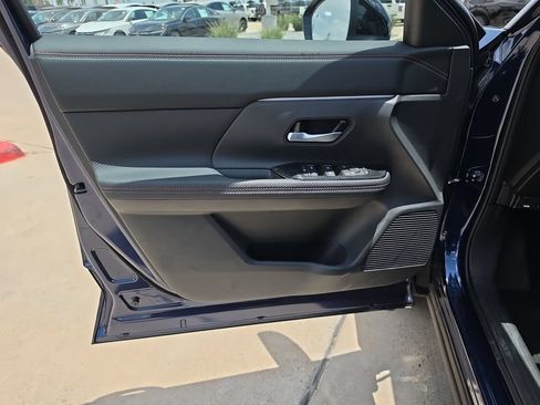 New 2026 Nissan Kicks SR w/ Cold Weather Package FWD image 22