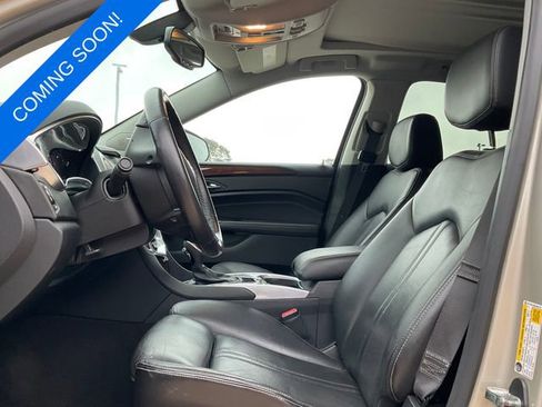Used 2013 Cadillac SRX Luxury image 2