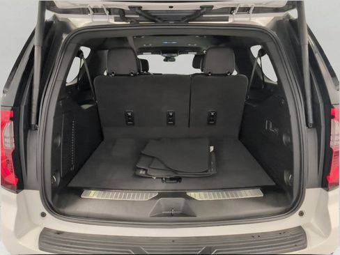 Used 2025 GMC Yukon XL Denali AWD/4WD image 15