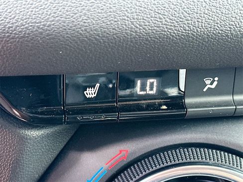 Used 2025 Chevrolet Blazer LT image 19