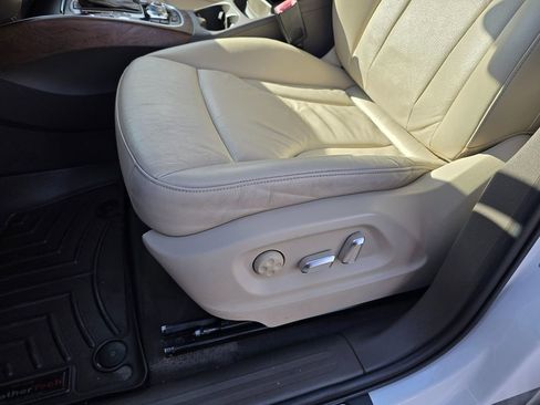 Used 2015 Audi Q5 2.0T Premium Plus w/ Technology Package image 18