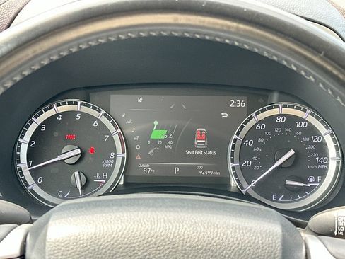 Used 2022 Toyota Highlander XLE FWD image 12