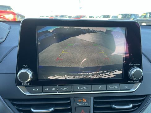 Used 2024 Nissan Altima 2.5 SR image 18