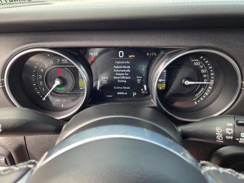 Used 2023 Jeep Wrangler Unlimited Sahara AWD/4WD image 25