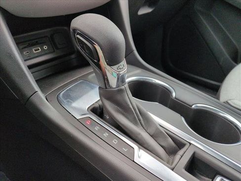 Used 2024 Chevrolet Equinox LT FWD image 12