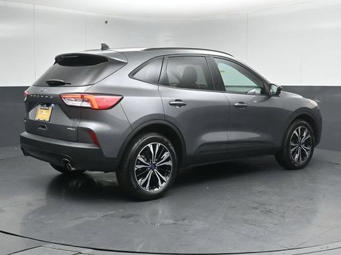 Certified 2022 Ford Escape SE w/ SE Sport Appearance Package AWD/4WD image 7