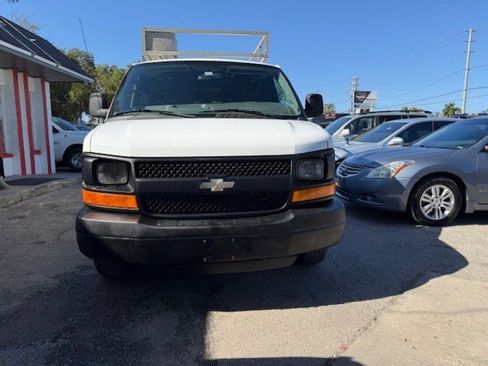 Used 2014 Chevrolet Express 2500 image 2