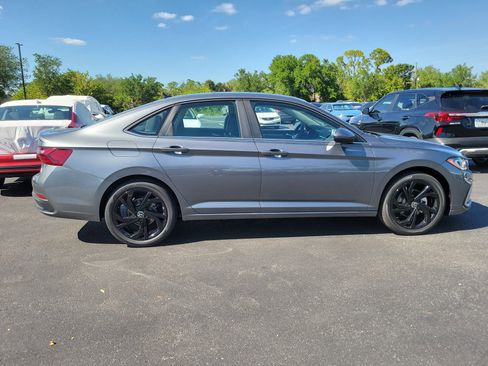 New 2026 Volkswagen Jetta SE FWD image 32