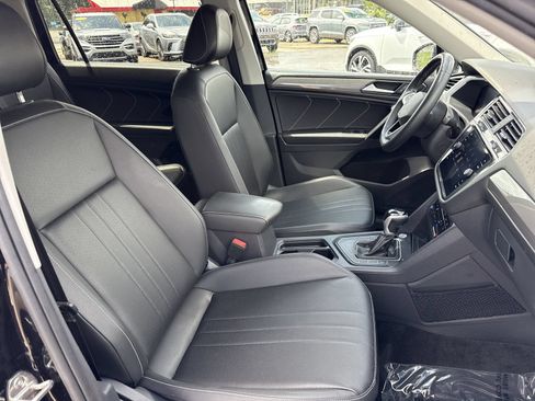 Used 2023 Volkswagen Tiguan SE FWD image 27