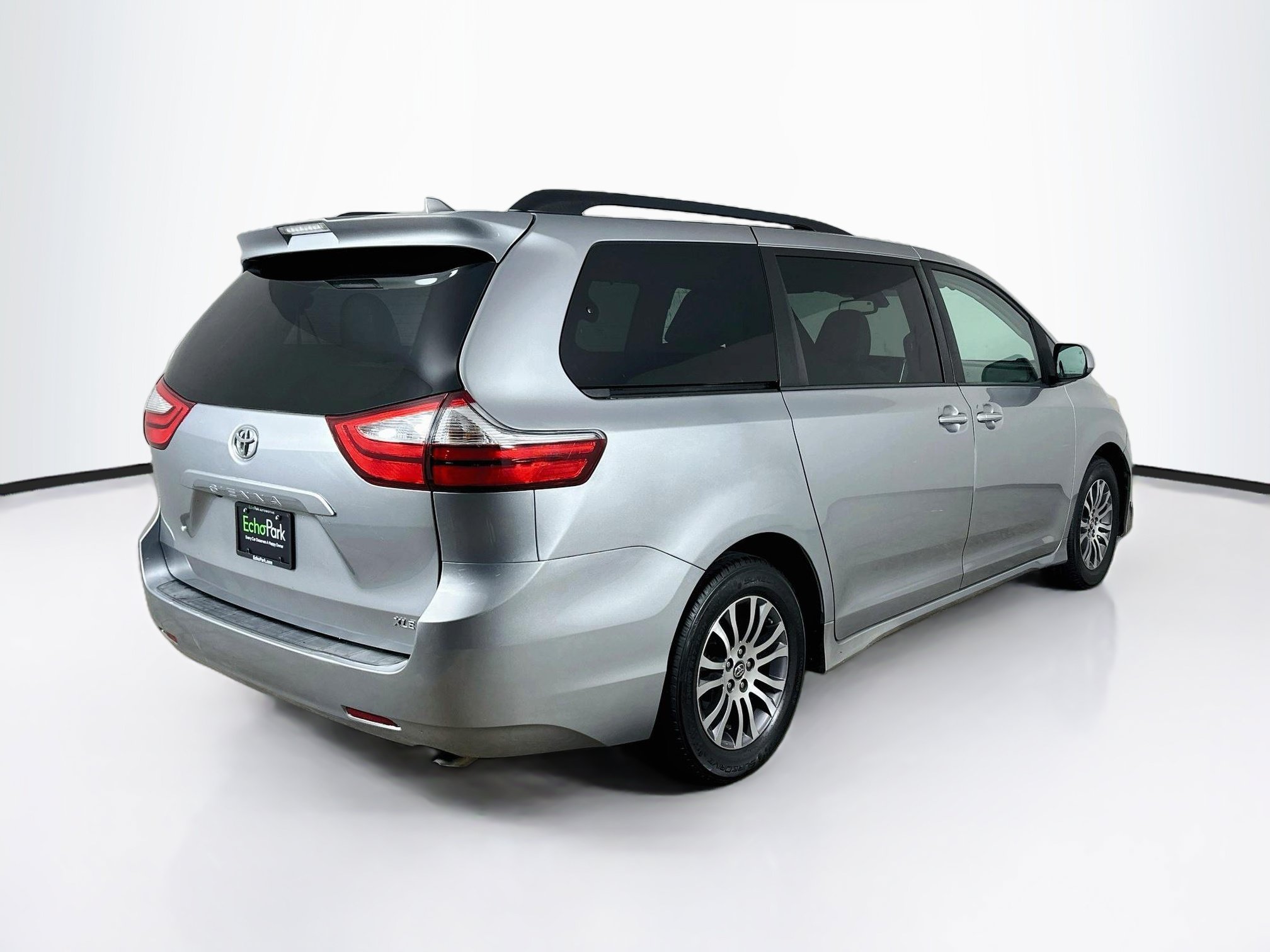 Used 2018 Toyota Sienna XLE FWD image 9