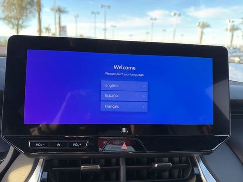 Used 2023 Toyota Venza Limited image 20