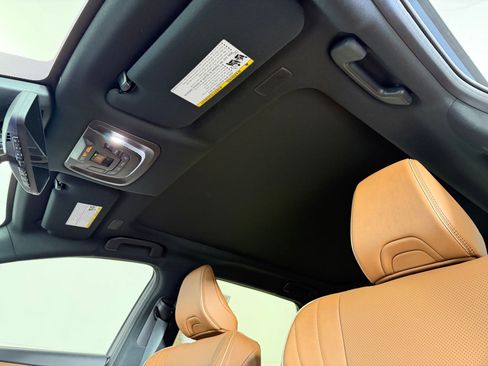 Used 2026 Toyota Crown Signia image 13