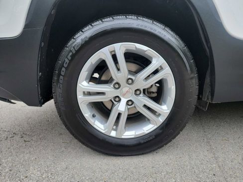 Used 2019 GMC Terrain SLE w/ Driver Convenience Package FWD image 10