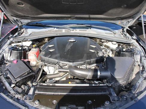 Used 2019 Chevrolet Camaro LT image 18