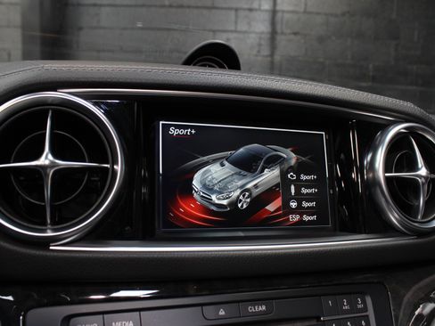 Used 2017 Mercedes-Benz SL 550 image 59