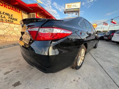 Used 2015 Toyota Camry XLE SE LE XSE image 5