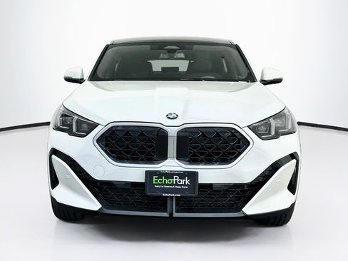 Used 2026 BMW X2 xDrive28i AWD/4WD image 2