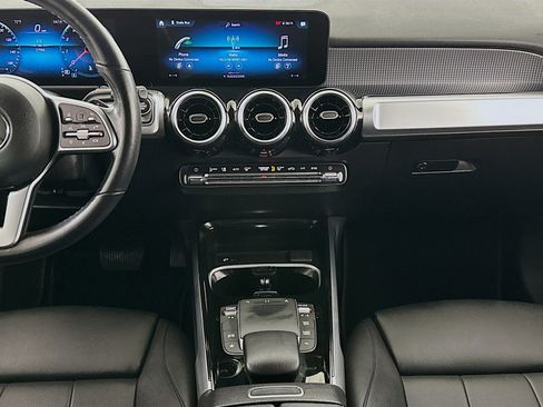 Used 2023 Mercedes-Benz GLB 250 4MATIC image 11