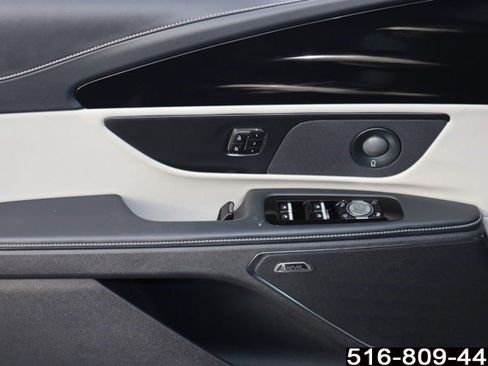 Used 2022 Lincoln Corsair Reserve w/ Equipment Group 201A image 17