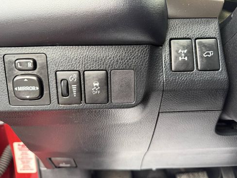Used 2013 Toyota RAV4 Limited AWD/4WD image 14