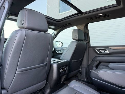 Used 2024 Chevrolet Suburban High Country AWD/4WD image 19