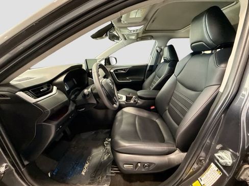 Used 2023 Toyota RAV4 Limited image 19